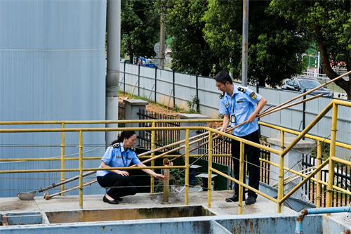 金年会奋战当“夏” ：黄石市生态环保人不服“暑”(图8)